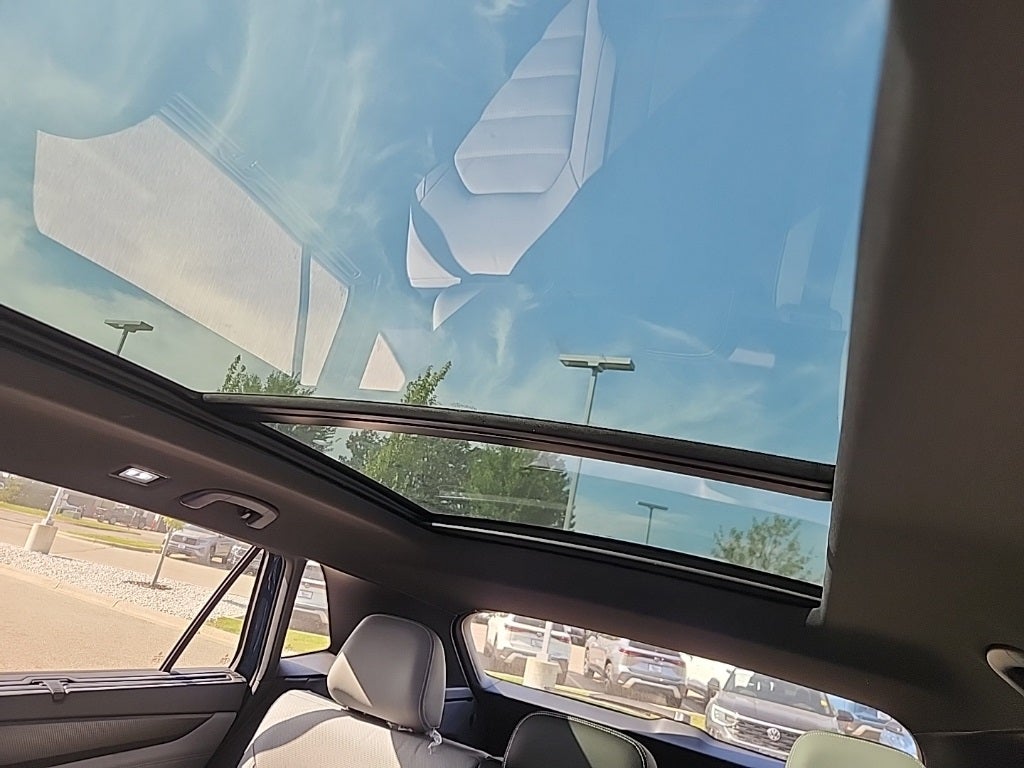 2026 Volkswagen Atlas Cross Sport 2.0T SEL R-Line Black