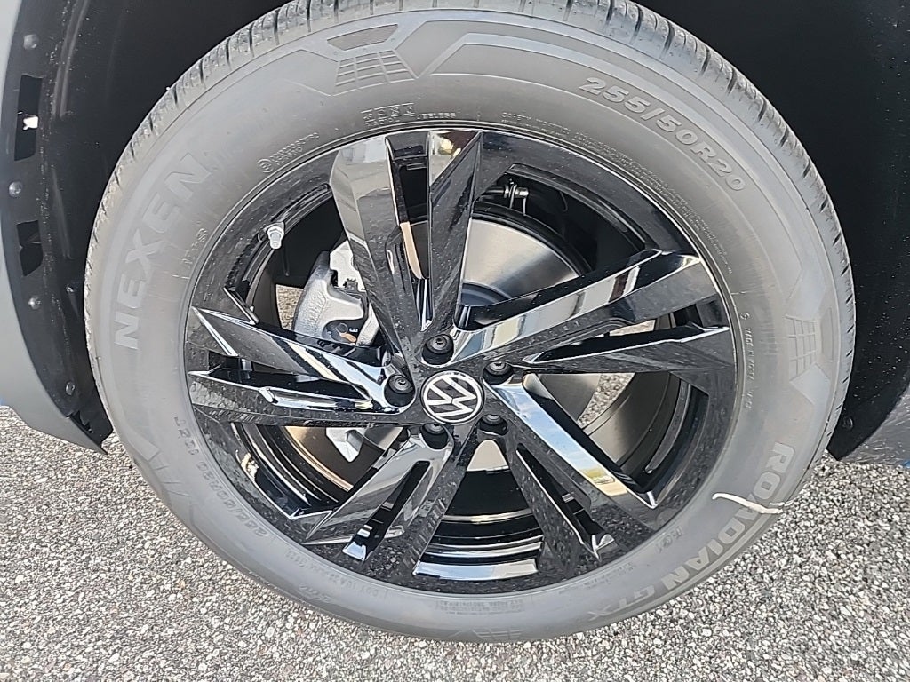 2026 Volkswagen Atlas Cross Sport 2.0T SEL R-Line Black