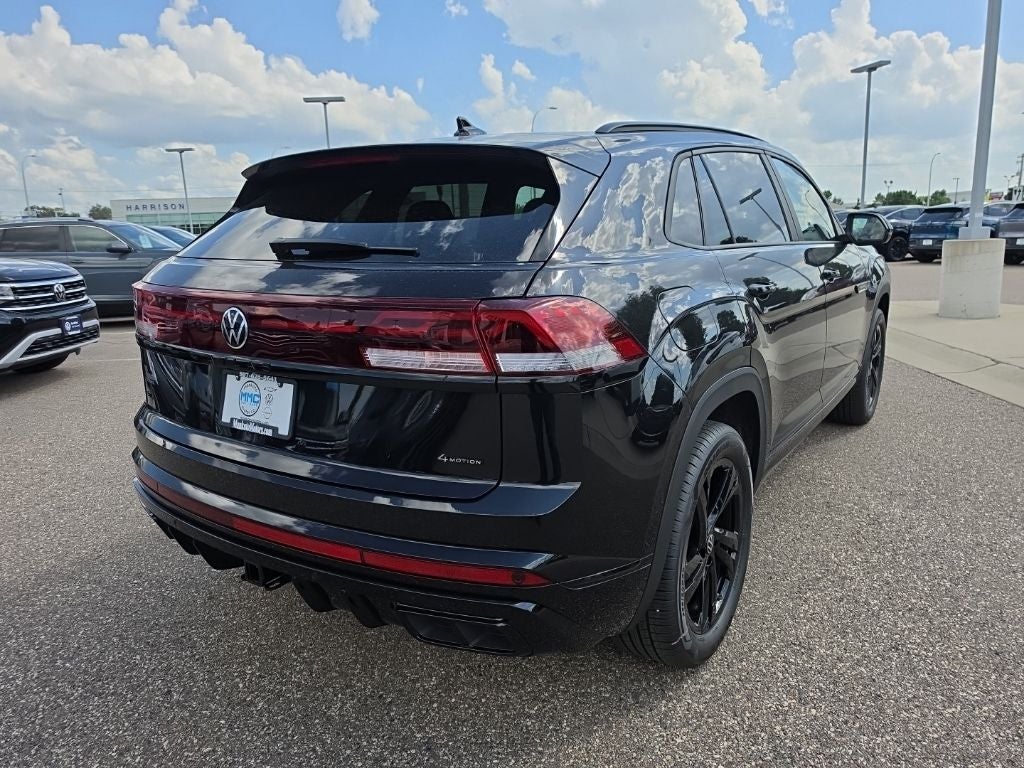 2026 Volkswagen Atlas Cross Sport 2.0T SEL R-Line Black