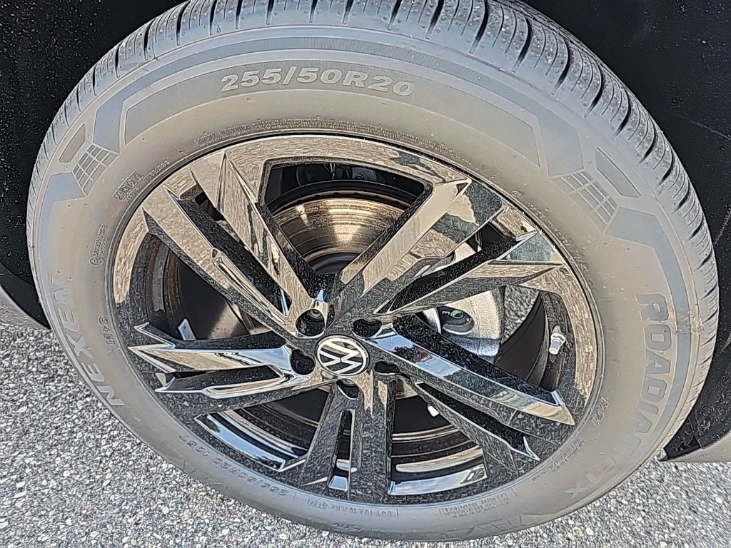 2025 Volkswagen Atlas Cross Sport 2.0T SEL R-Line Black