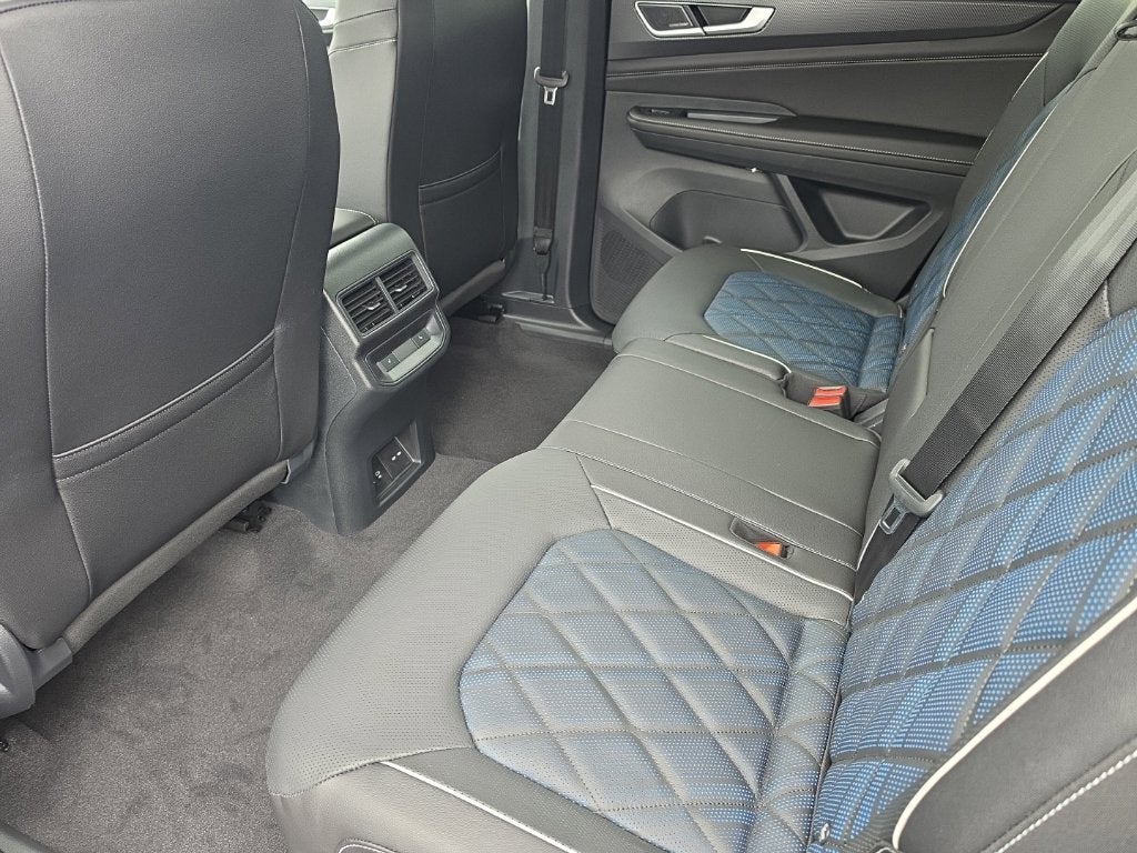 2026 Volkswagen Atlas Cross Sport SEL Premium R-Line