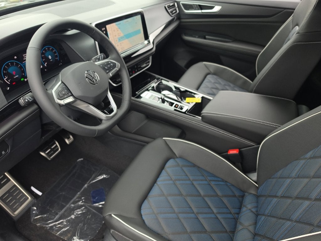 2026 Volkswagen Atlas Cross Sport SEL Premium R-Line