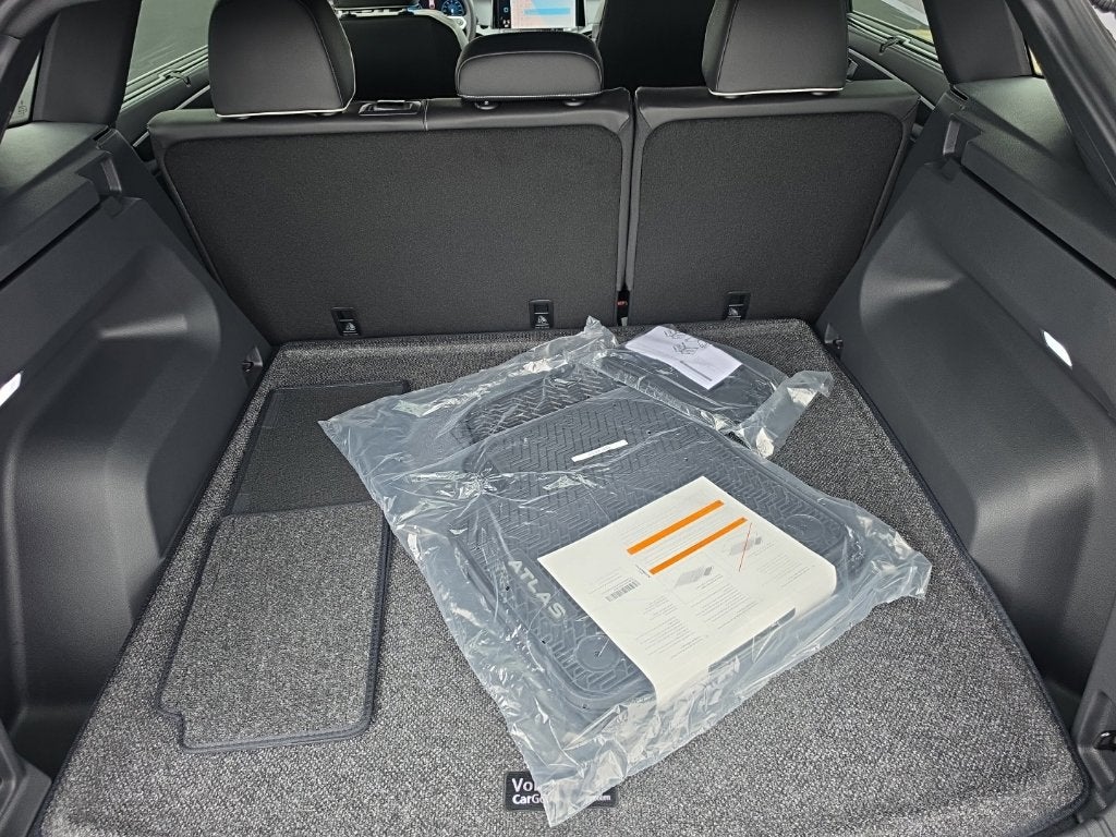 2026 Volkswagen Atlas Cross Sport SEL Premium R-Line
