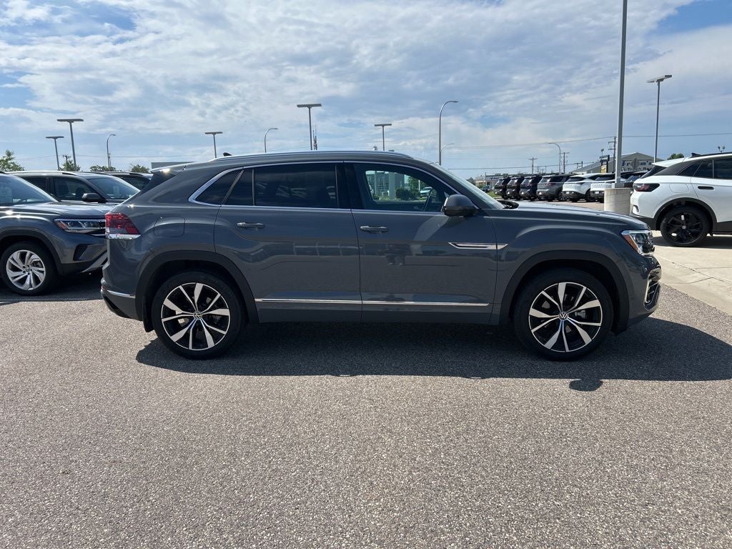 2026 Volkswagen Atlas Cross Sport 2.0T SEL Premium R-Line