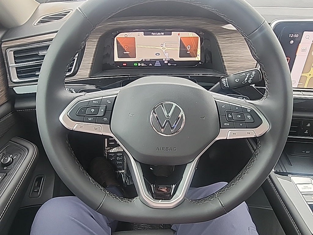 2025 Volkswagen Atlas 2.0T SEL Premium R-Line