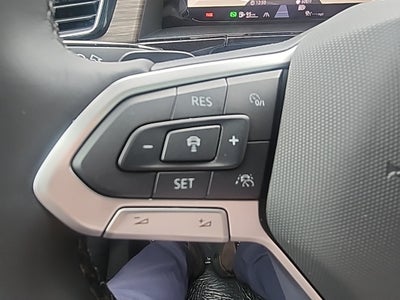 2025 Volkswagen Atlas 2.0T SEL Premium R-Line