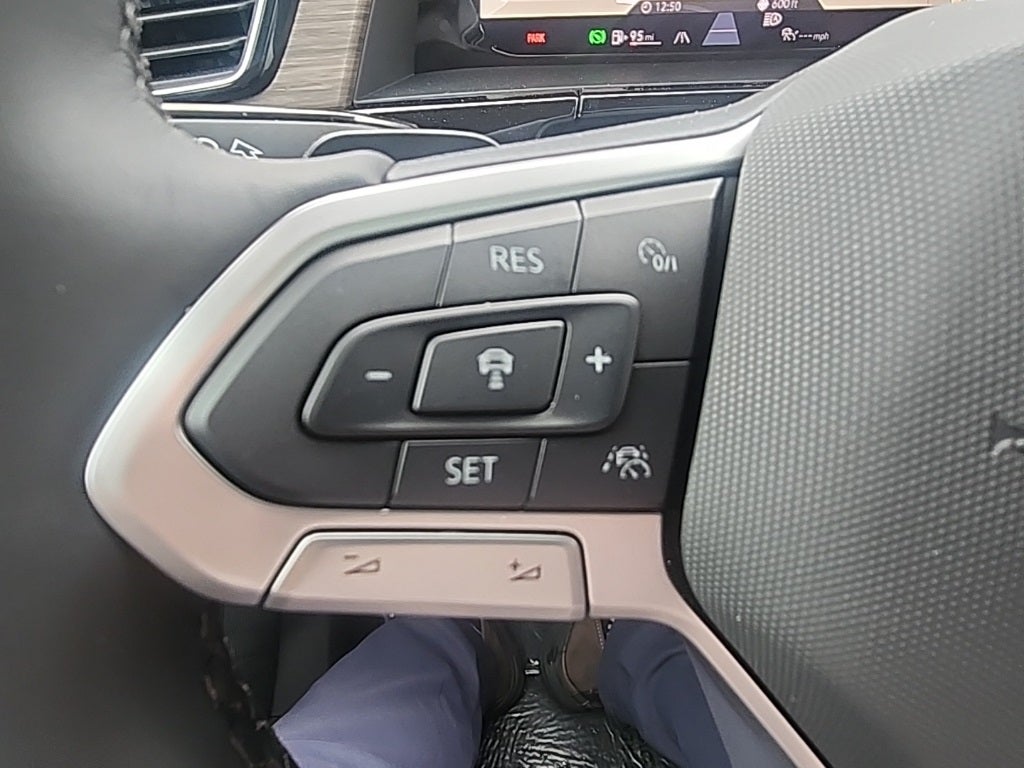 2025 Volkswagen Atlas 2.0T SEL Premium R-Line