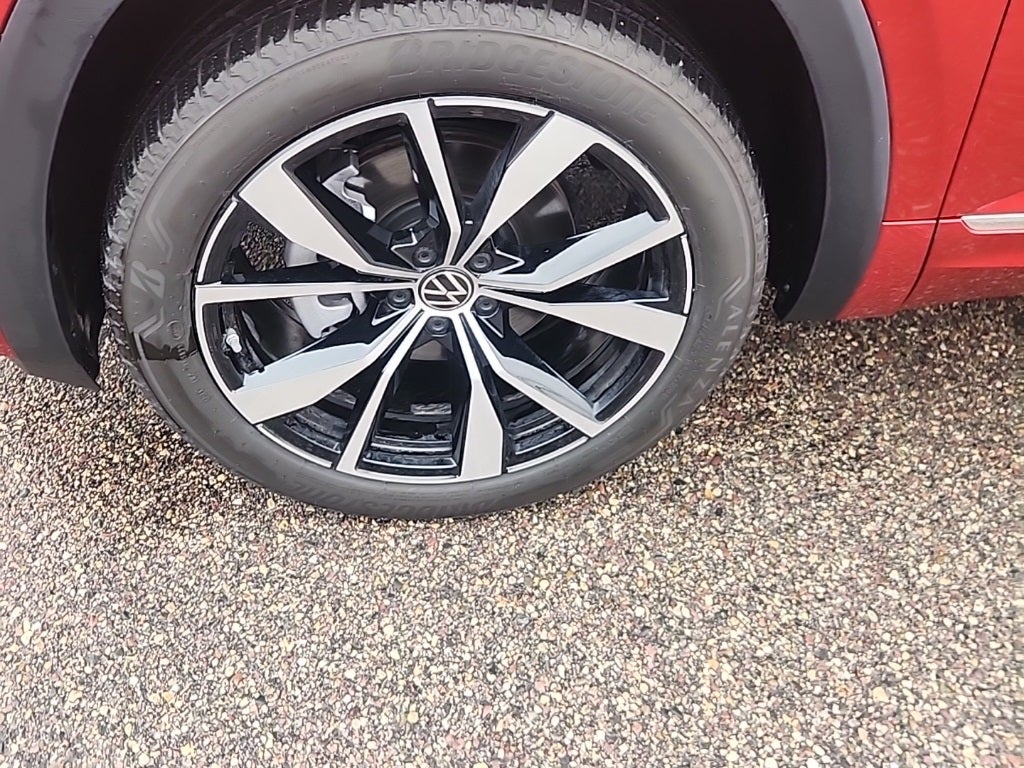 2025 Volkswagen Atlas 2.0T SEL Premium R-Line