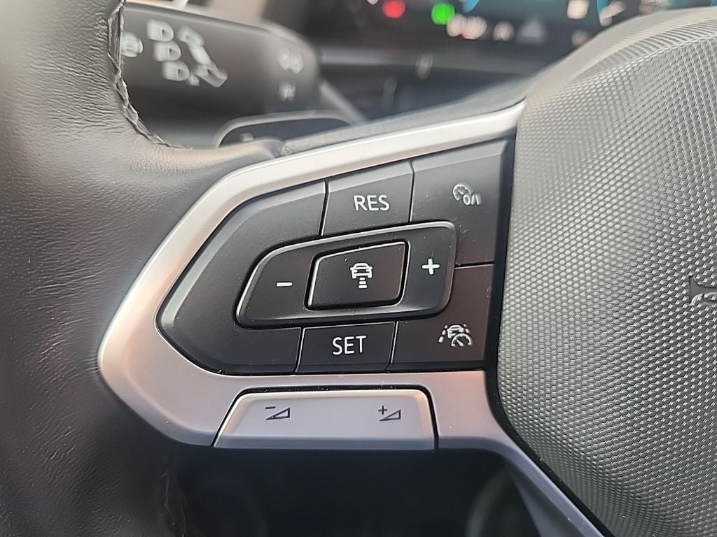 2024 Volkswagen Atlas 2.0T SEL Premium R-Line