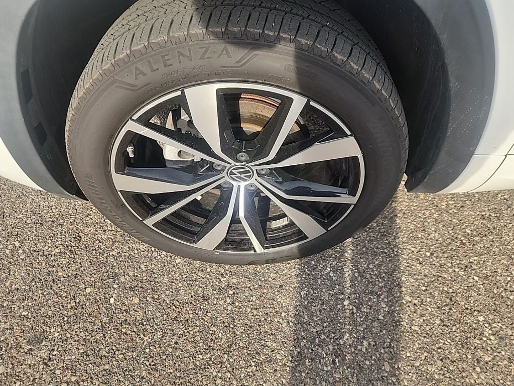 2024 Volkswagen Atlas 2.0T SEL Premium R-Line