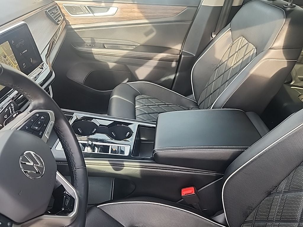 2024 Volkswagen Atlas 2.0T SEL Premium R-Line