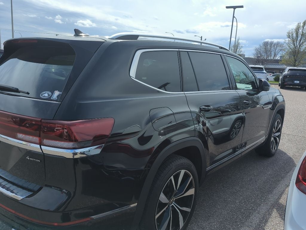 2024 Volkswagen Atlas 2.0T SEL Premium R-Line