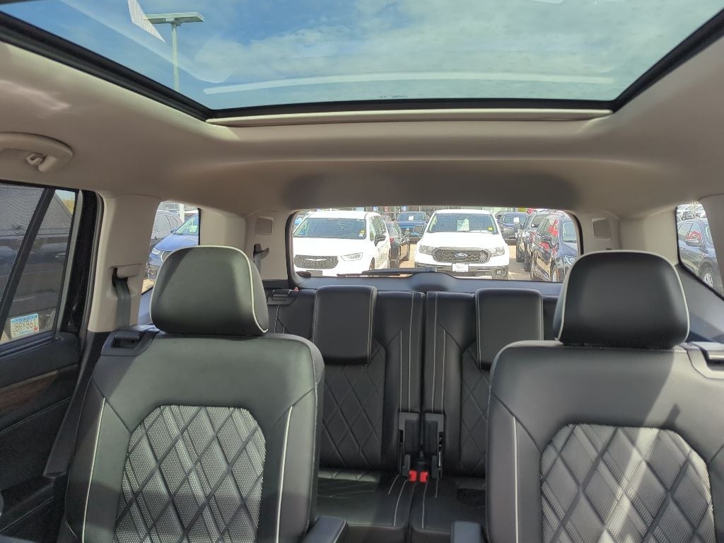 2024 Volkswagen Atlas 2.0T SEL Premium R-Line