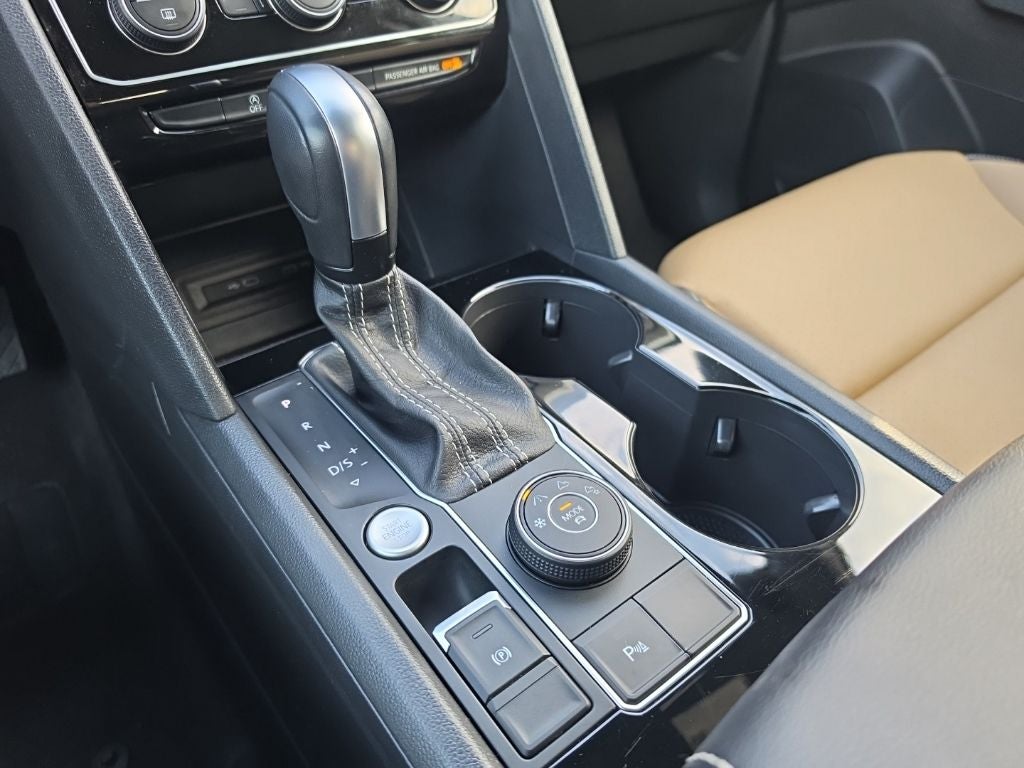 2023 Volkswagen Atlas Cross Sport 2.0T SE w/Technology