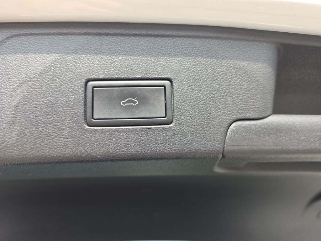 2023 Volkswagen Atlas Cross Sport 2.0T SE w/Technology