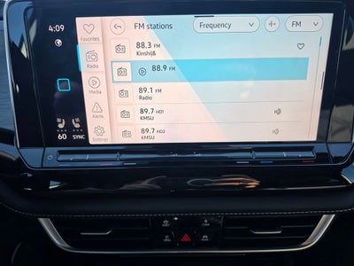 2026 Volkswagen Atlas Cross Sport SE w/Technology