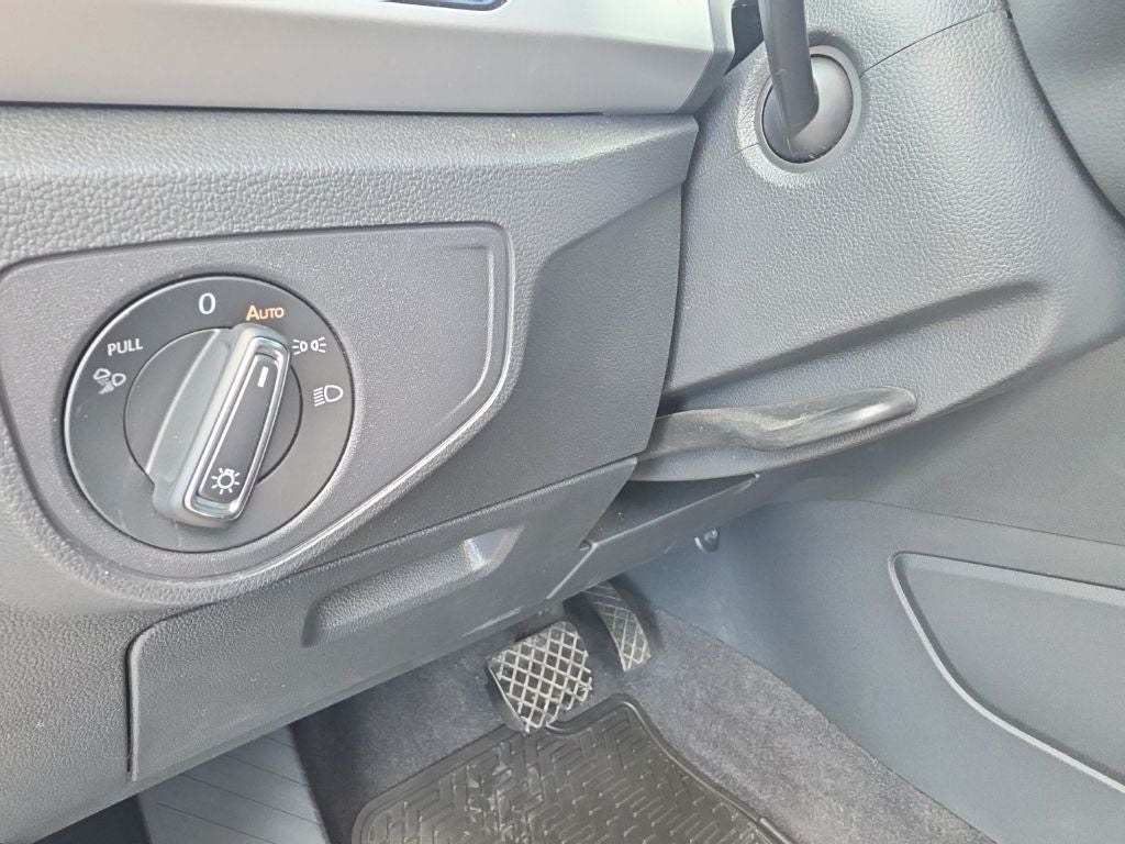 2023 Volkswagen Atlas Cross Sport 2.0T SE w/Technology