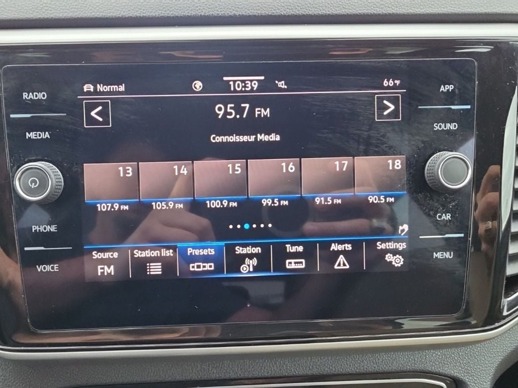 2023 Volkswagen Atlas Cross Sport 2.0T SE w/Technology