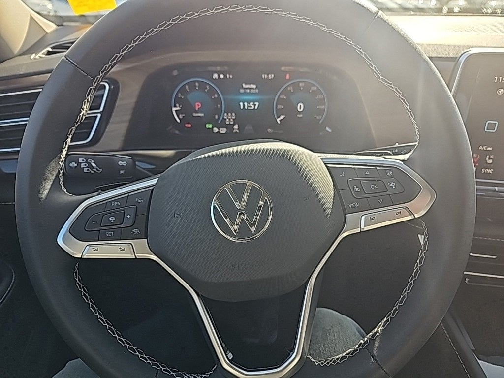 2025 Volkswagen Atlas 2.0T SE w/Technology