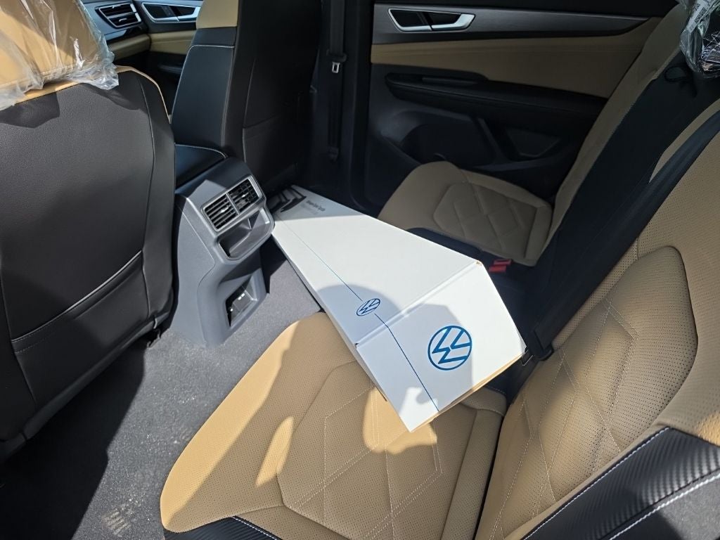 2026 Volkswagen Atlas Cross Sport 2.0T SE w/Technology