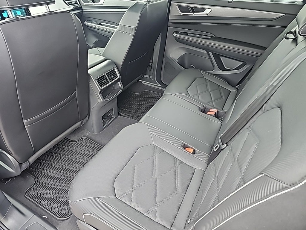 2025 Volkswagen Atlas Cross Sport 2.0T SE w/Technology