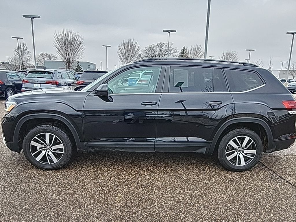 Used 2023 Volkswagen Atlas SE with VIN 1V2LP2CAXPC508413 for sale in Mankato, Minnesota