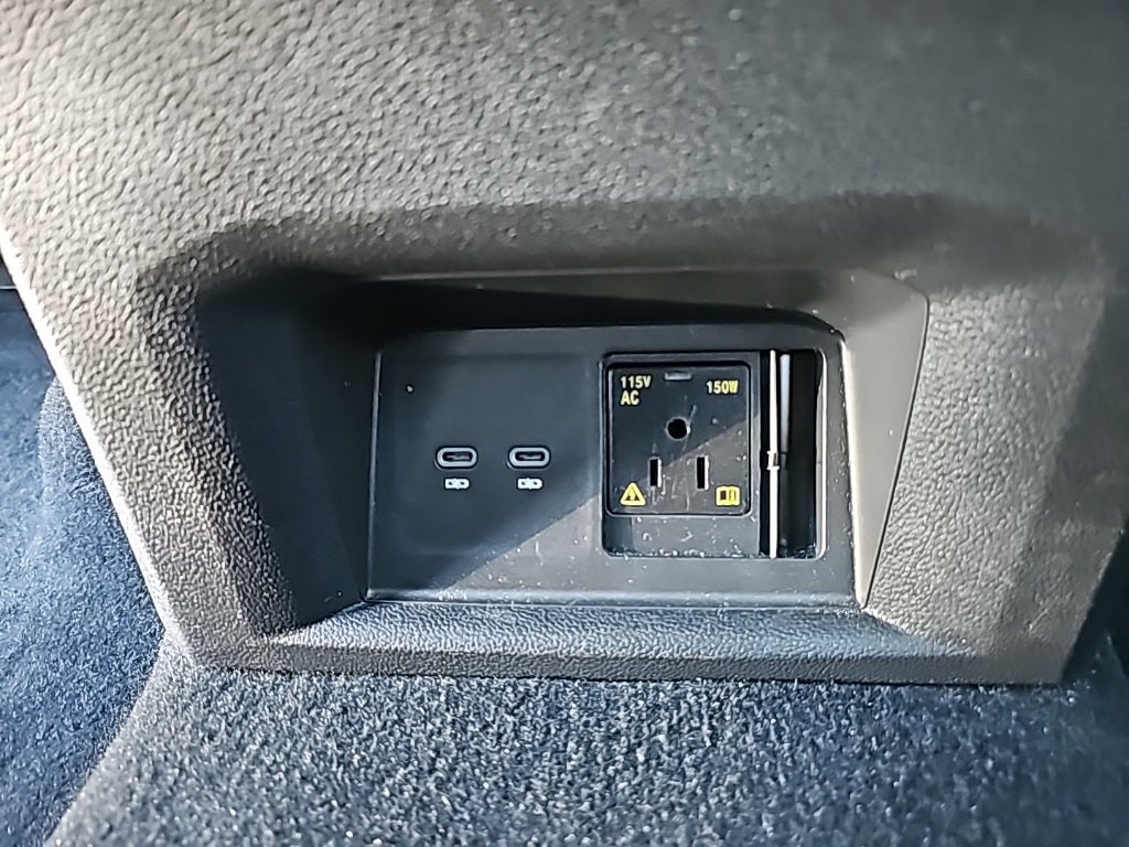 2023 Volkswagen Atlas Cross Sport 2.0T SEL R-Line