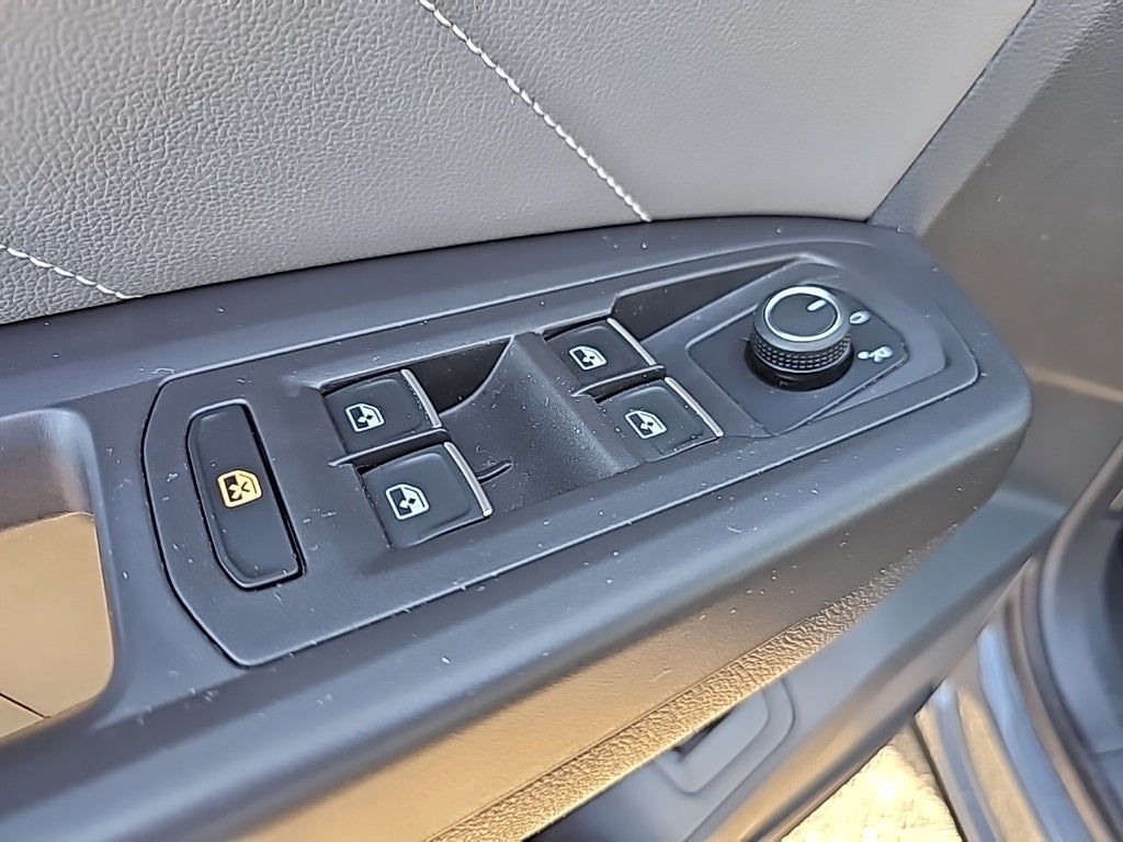 2023 Volkswagen Atlas Cross Sport 2.0T SEL R-Line