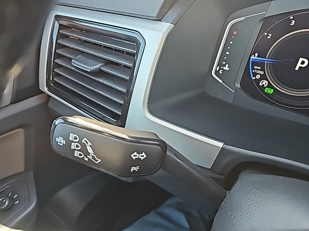 2023 Volkswagen Atlas Cross Sport 2.0T SEL R-Line