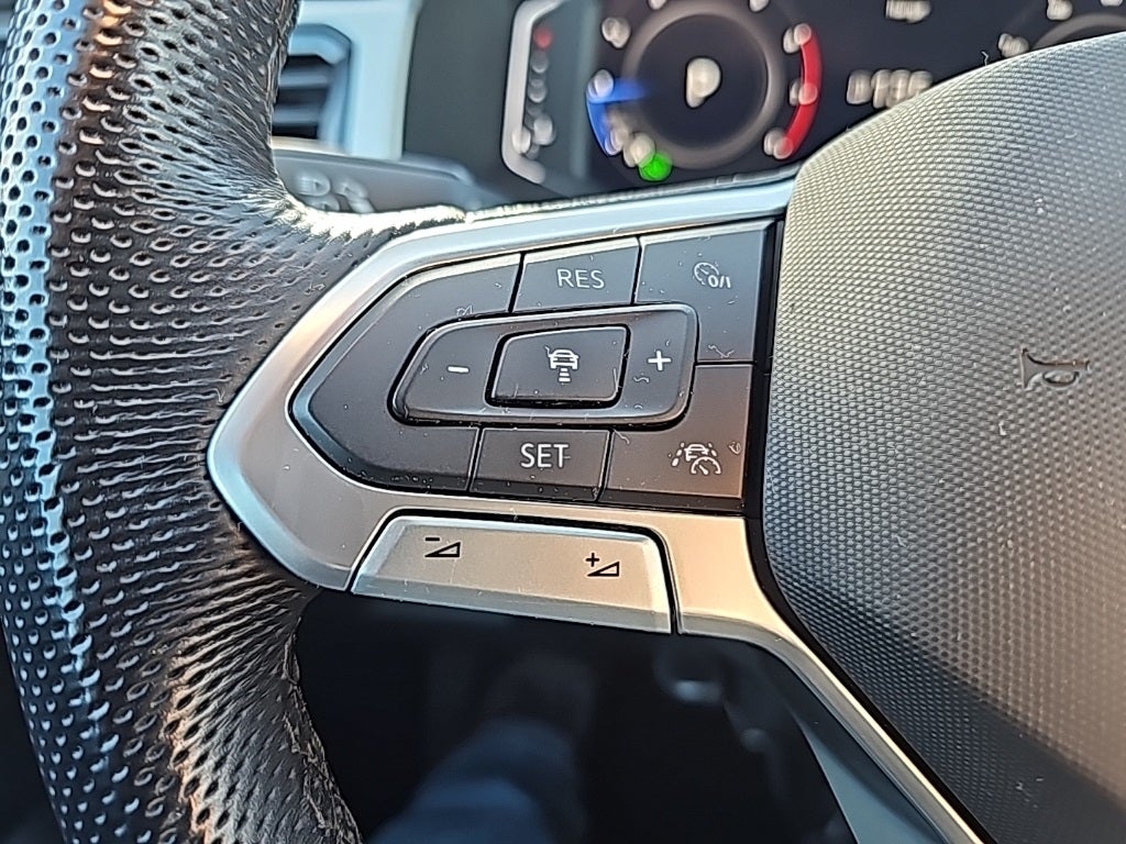 2023 Volkswagen Atlas Cross Sport 2.0T SEL R-Line