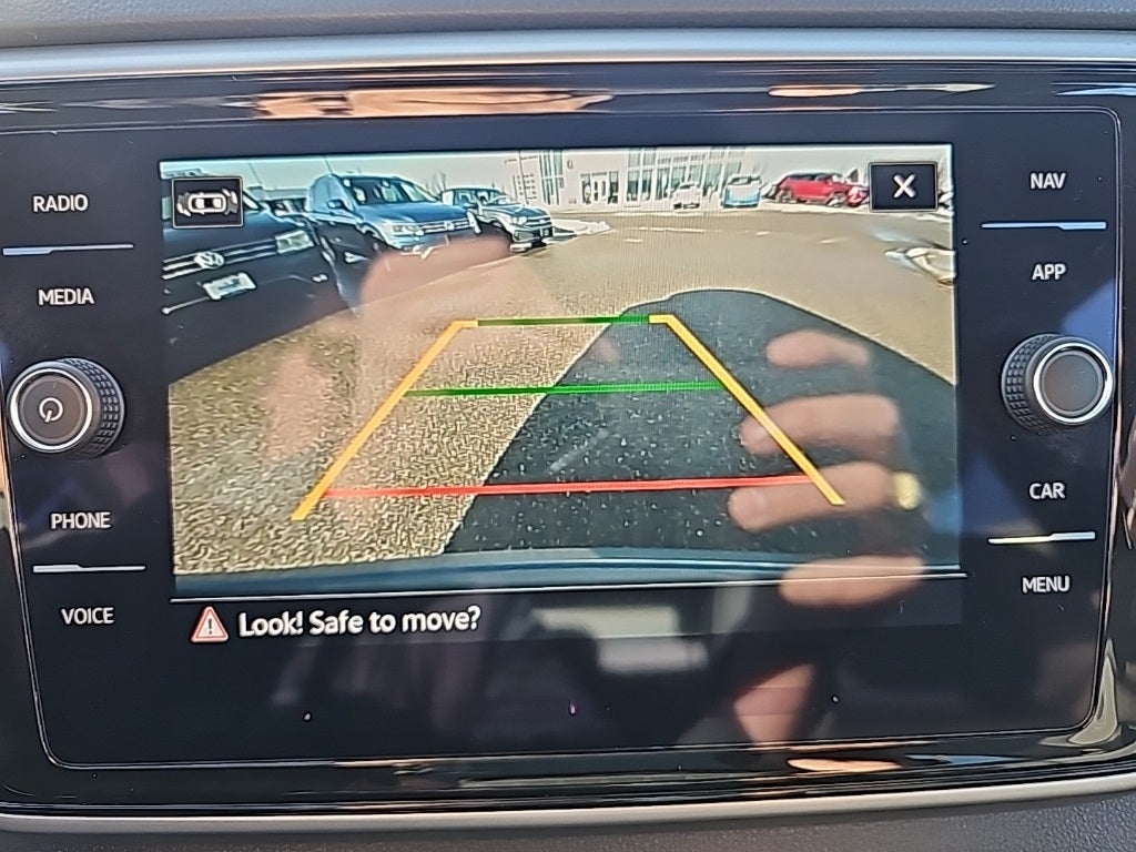 2023 Volkswagen Atlas Cross Sport 2.0T SEL R-Line