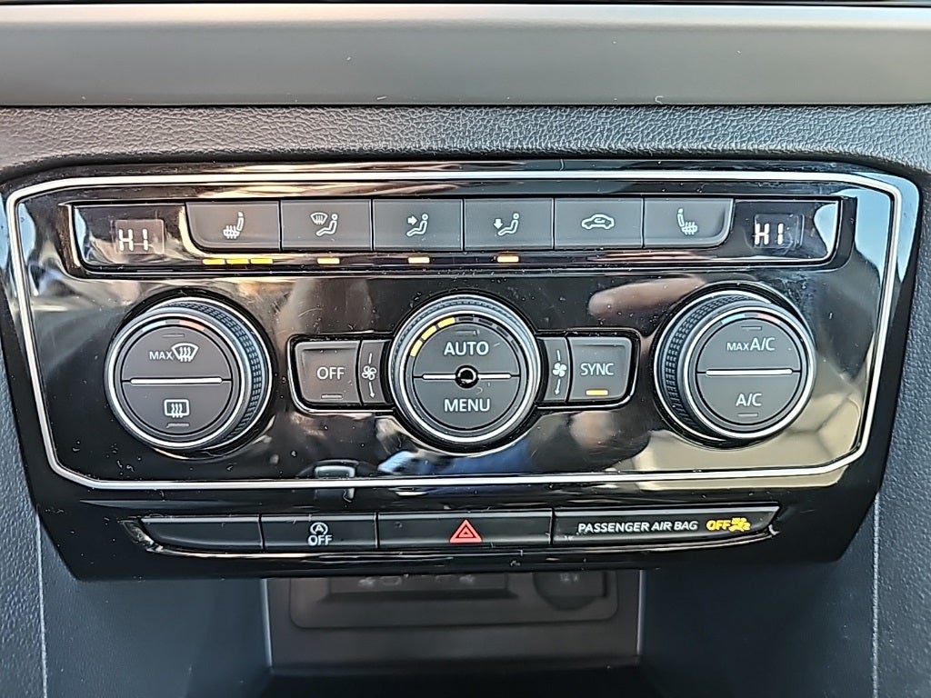 2023 Volkswagen Atlas Cross Sport 2.0T SEL R-Line