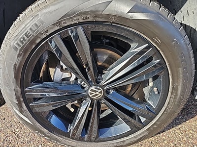 2023 Volkswagen Atlas Cross Sport 2.0T SEL R-Line