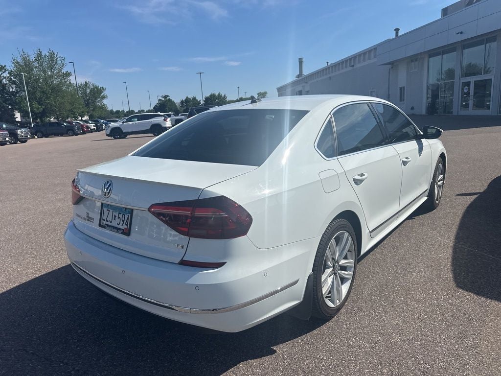 2017 Volkswagen Passat SEL Premium
