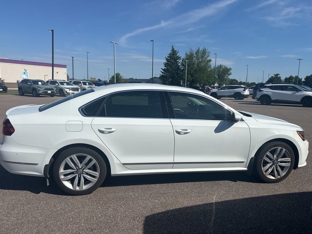 2017 Volkswagen Passat SEL Premium