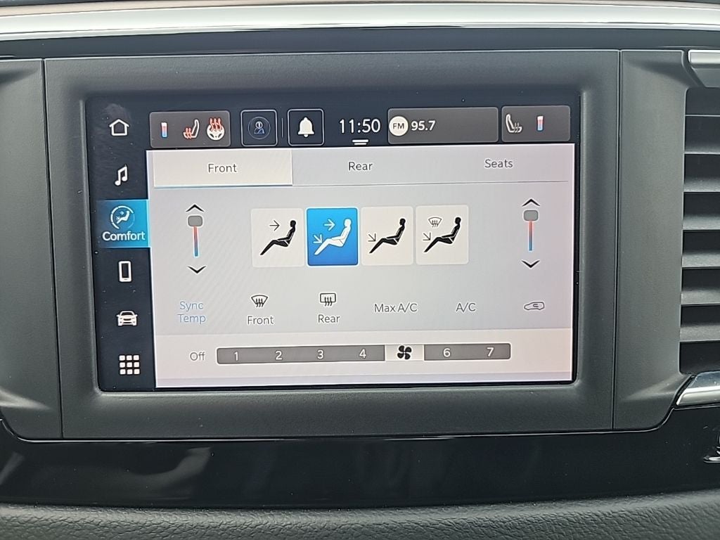 2023 Chrysler Voyager LX