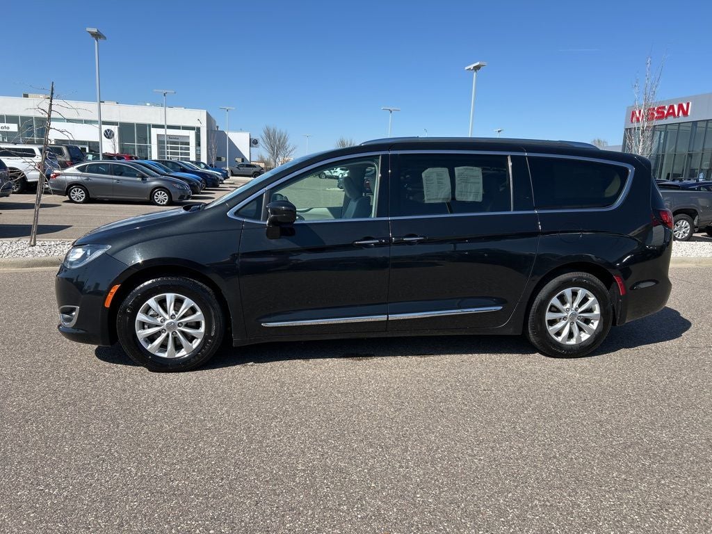 Used 2018 Chrysler Pacifica Touring L Plus with VIN 2C4RC1EG0JR306407 for sale in Mankato, Minnesota