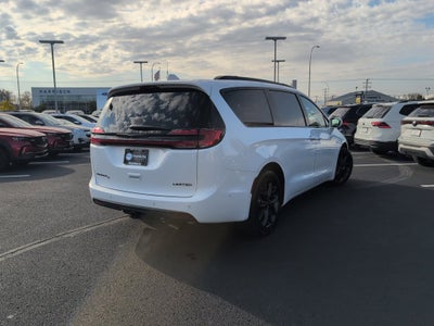 2022 Chrysler Pacifica Limited