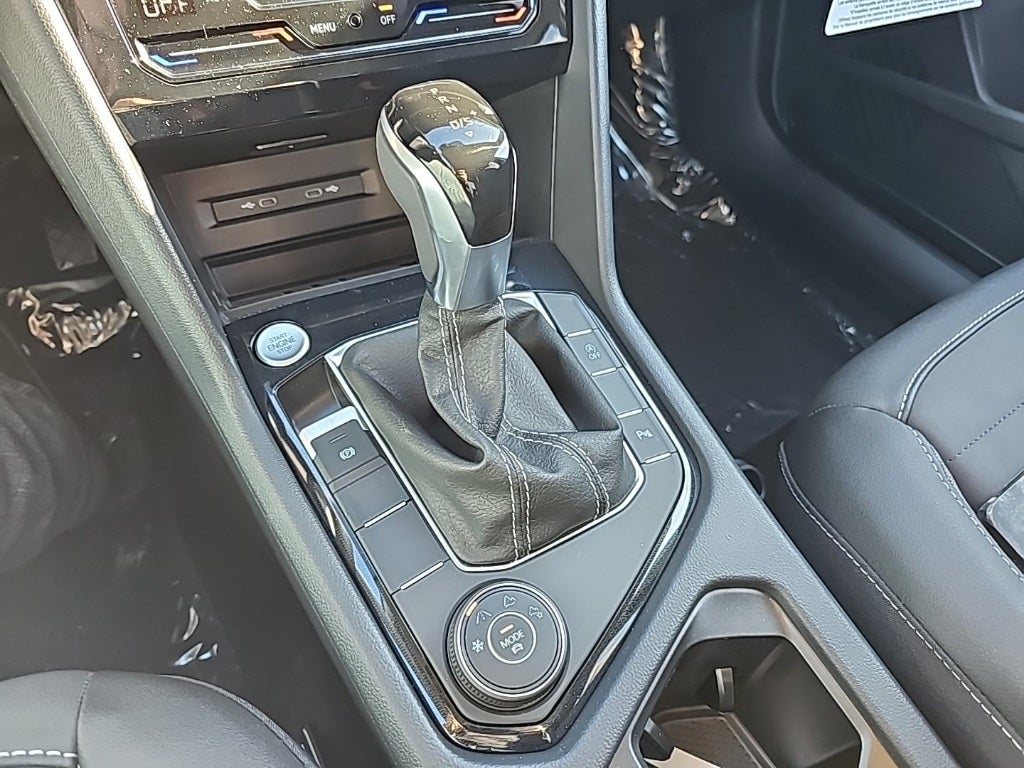 2025 Volkswagen Taos 1.5T SE Black