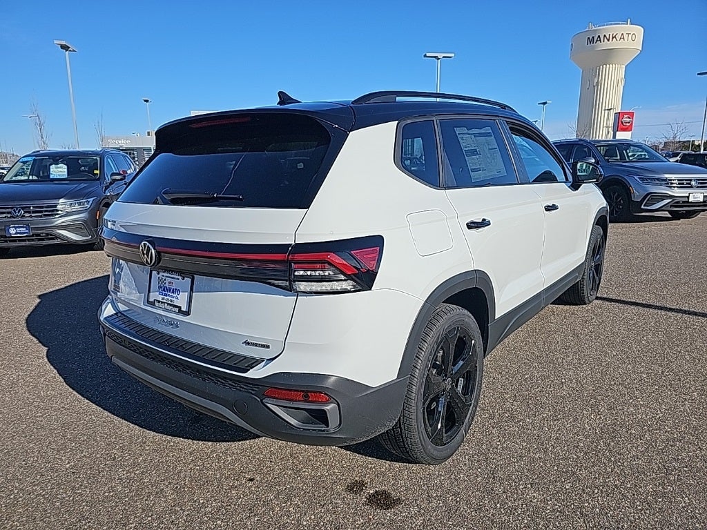 2025 Volkswagen Taos 1.5T SE Black