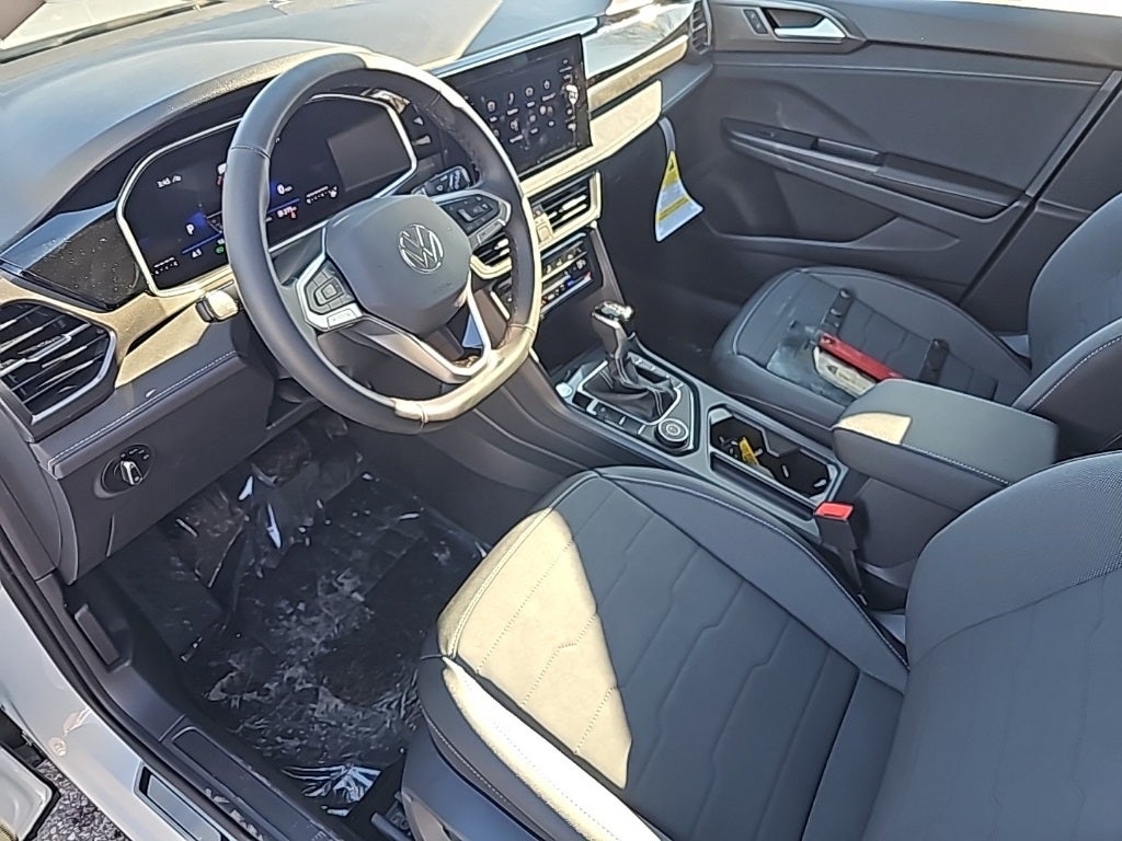 2025 Volkswagen Taos 1.5T SE Black