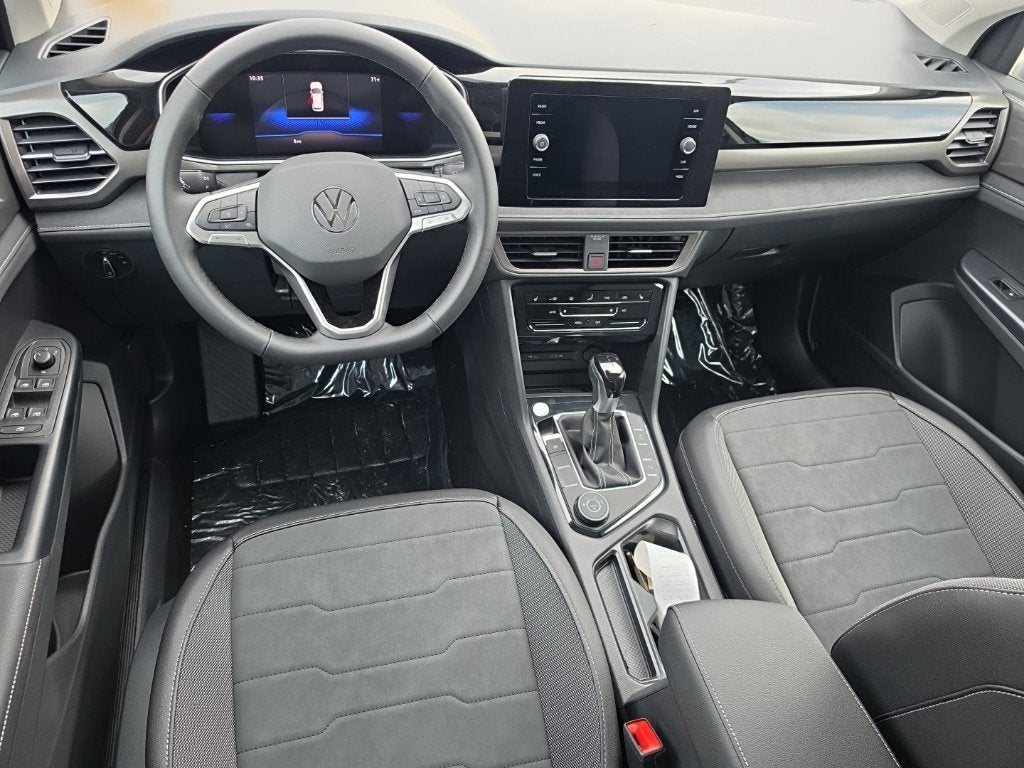 2027 Volkswagen Taos 1.5T SE Black