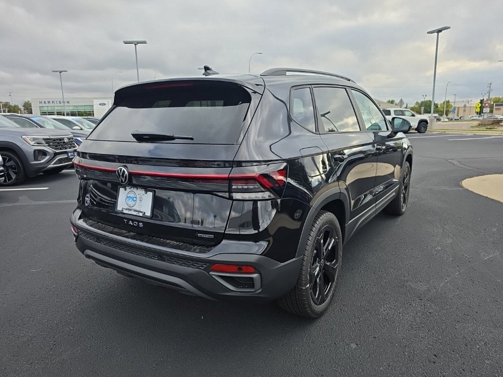 2027 Volkswagen Taos 1.5T SE Black