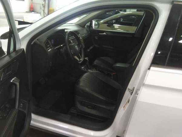 2024 Volkswagen Tiguan 2.0T SE