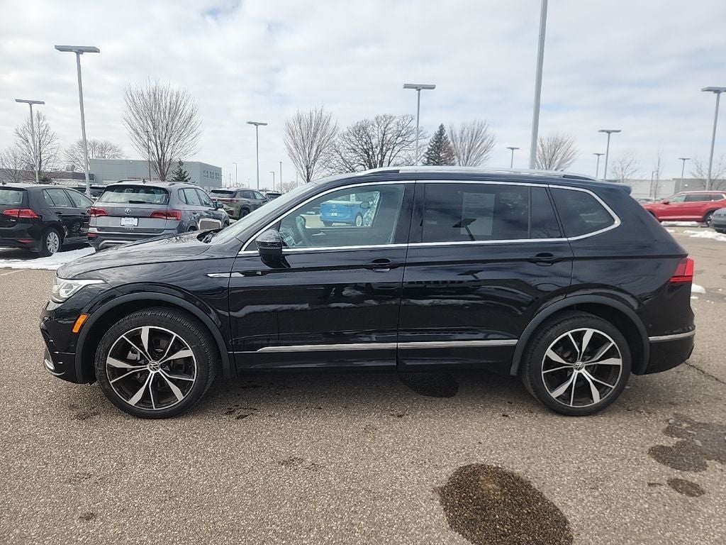 Used 2023 Volkswagen Tiguan SEL R-LINE with VIN 3VV4B7AX0PM110202 for sale in Mankato, Minnesota