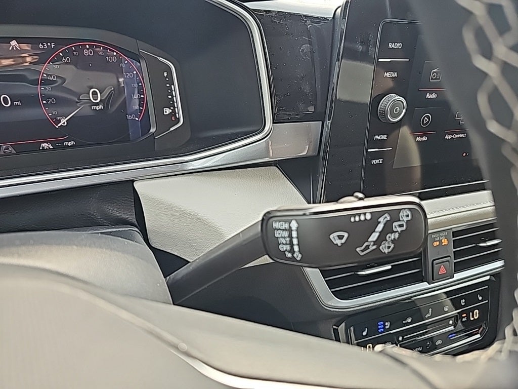 2025 Volkswagen Taos 1.5T SEL