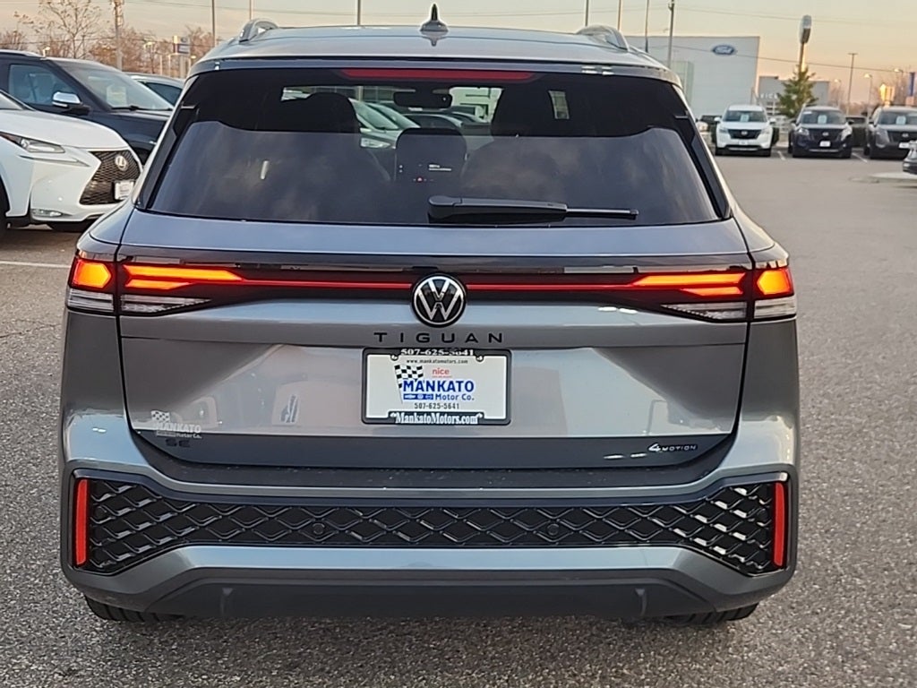 2026 Volkswagen Tiguan 2.0T SE R-Line Black