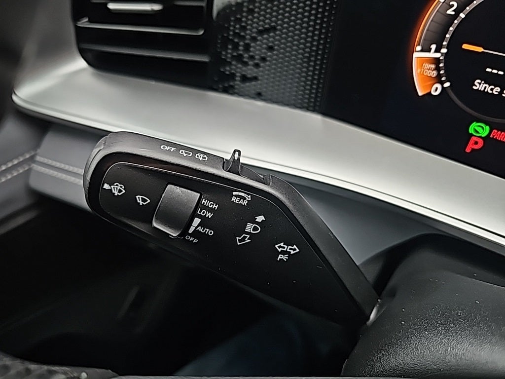 2025 Volkswagen Tiguan 2.0T SE R-Line Black