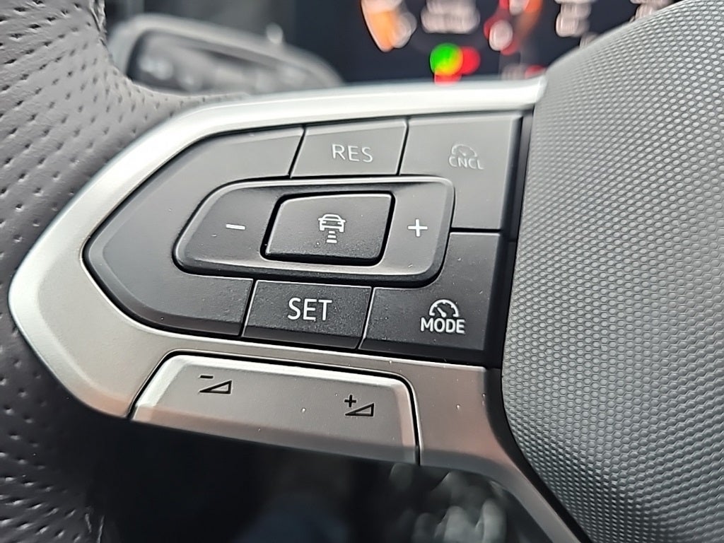 2025 Volkswagen Tiguan 2.0T SE R-Line Black