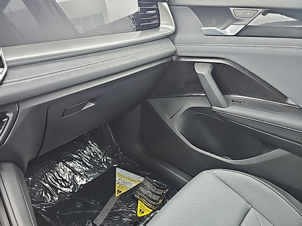 2025 Volkswagen Tiguan 2.0T SE R-Line Black